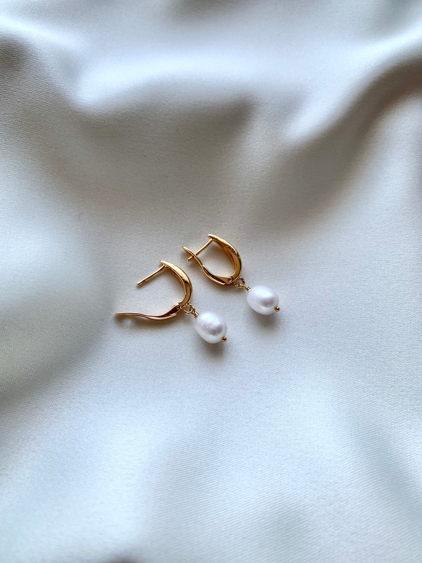 Medium Pearl Hoops