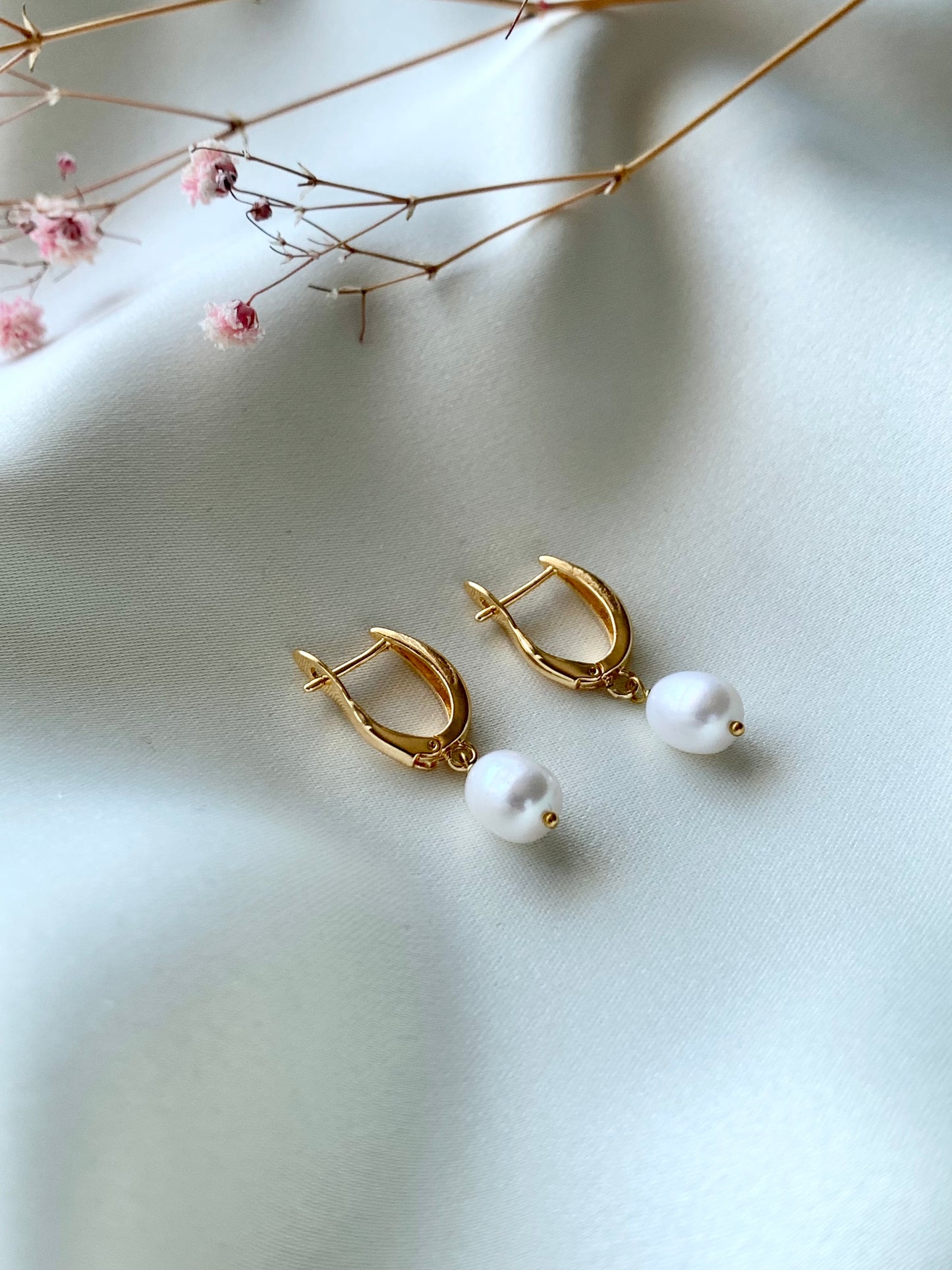 Medium Pearl Hoops