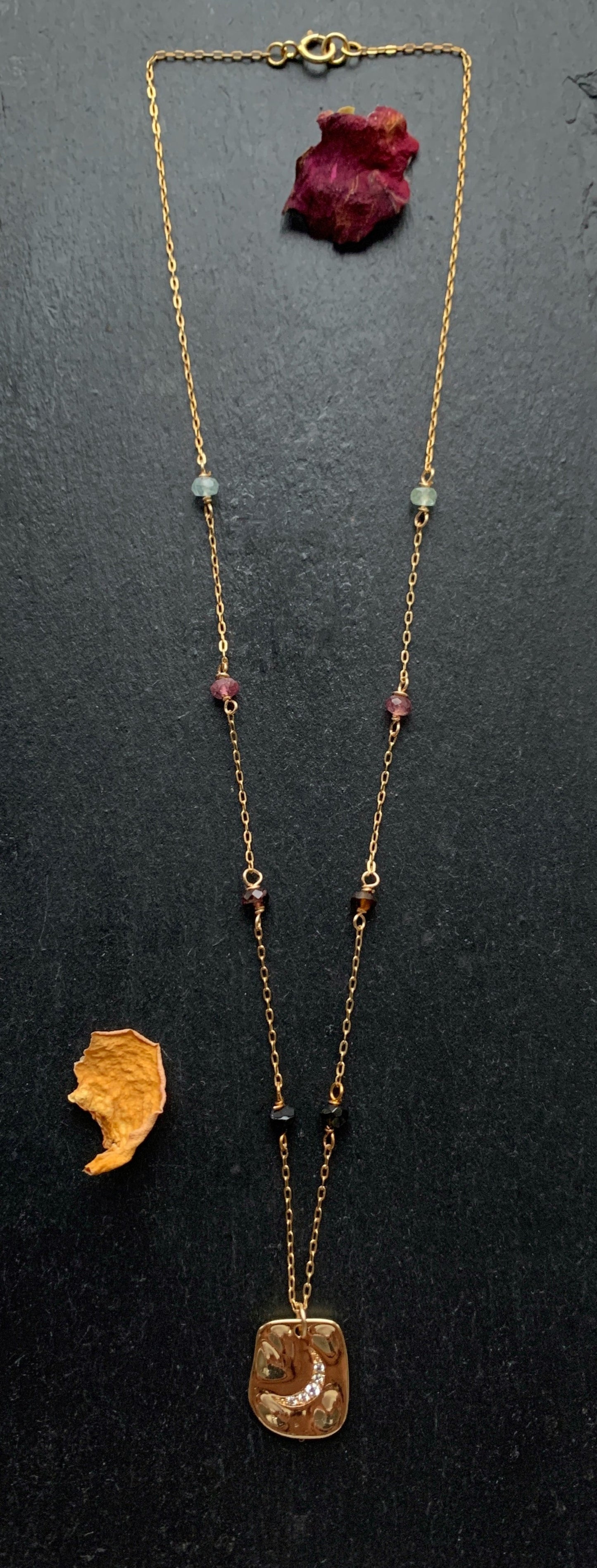 Mond-Charme-Halskette