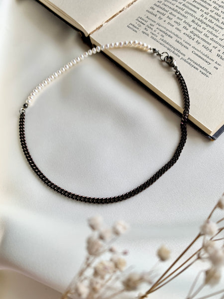 Asymmetric Freshwater Pearl Curb Chain Necklace