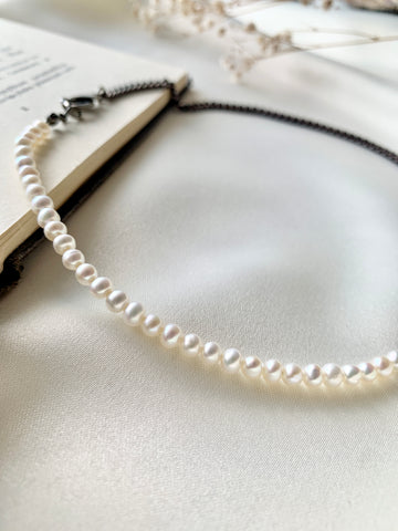 Asymmetric Freshwater Pearl Curb Chain Necklace